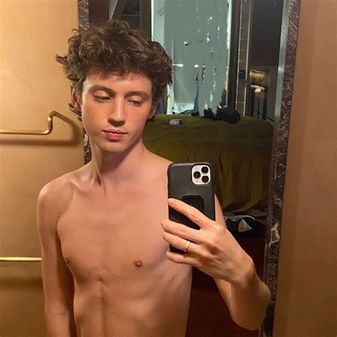 troy sivan naked|Troye “Twink” Sivan Nude Penis Pics Leak!